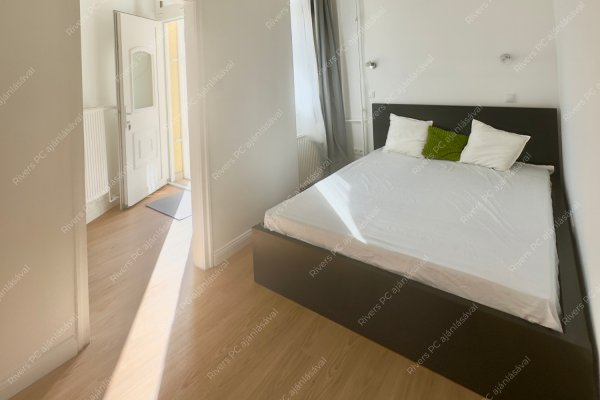V. kerület, Október 6. utca - Eladó tégla lakás